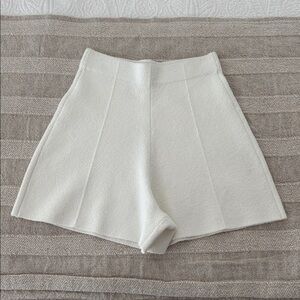 DISSH Lisa Off White Tailored Knit Short Size Extra Small NEW